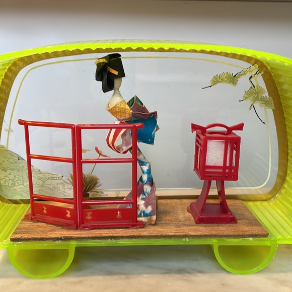 Vintage Japanese Geisha Diorama - Picture 5 of 8